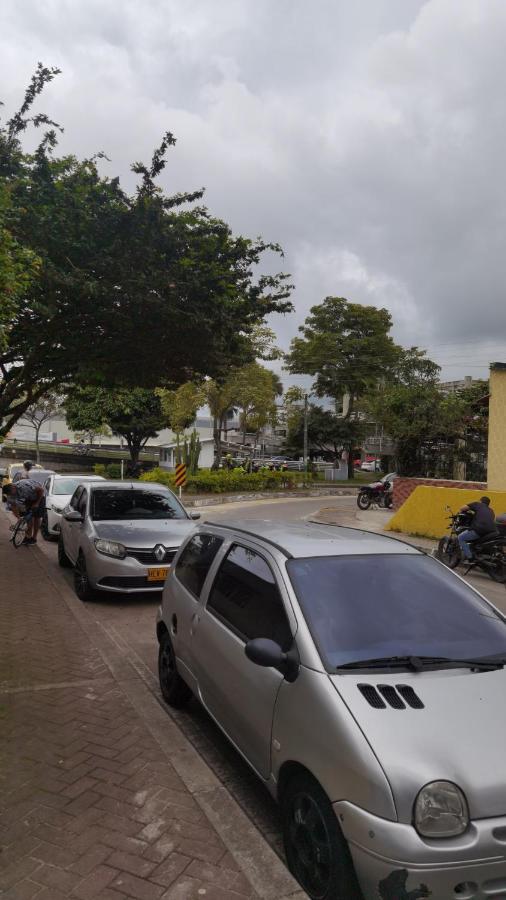 Edificio Niza80 Ibague, Acceso Digital Cerca Parque Deportivo Ξενοδοχείο Εξωτερικό φωτογραφία